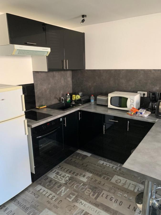 Appartement Tout Confort En Mezzanine A 20Mn A Pied Du Centre-Ville Avec Tv Et Wifi La Rochelle  Dış mekan fotoğraf