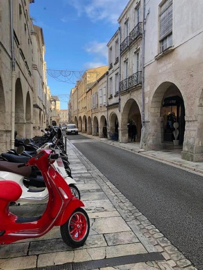 Appartement Tout Confort En Mezzanine A 20Mn A Pied Du Centre-Ville Avec Tv Et Wifi La Rochelle  Dış mekan fotoğraf